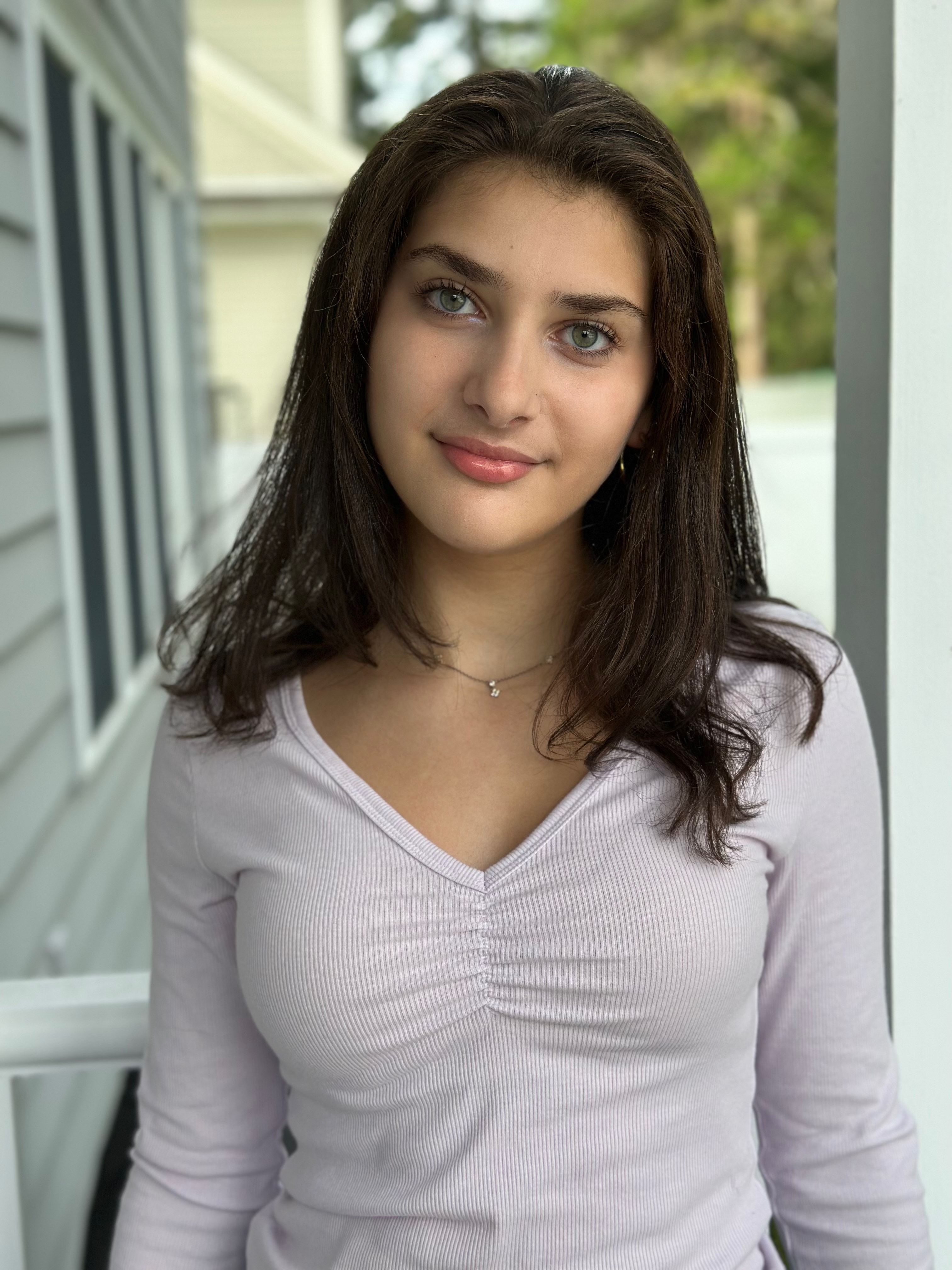 Maisie, babysitter in Needham, MA